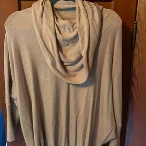 Quarter length blouse